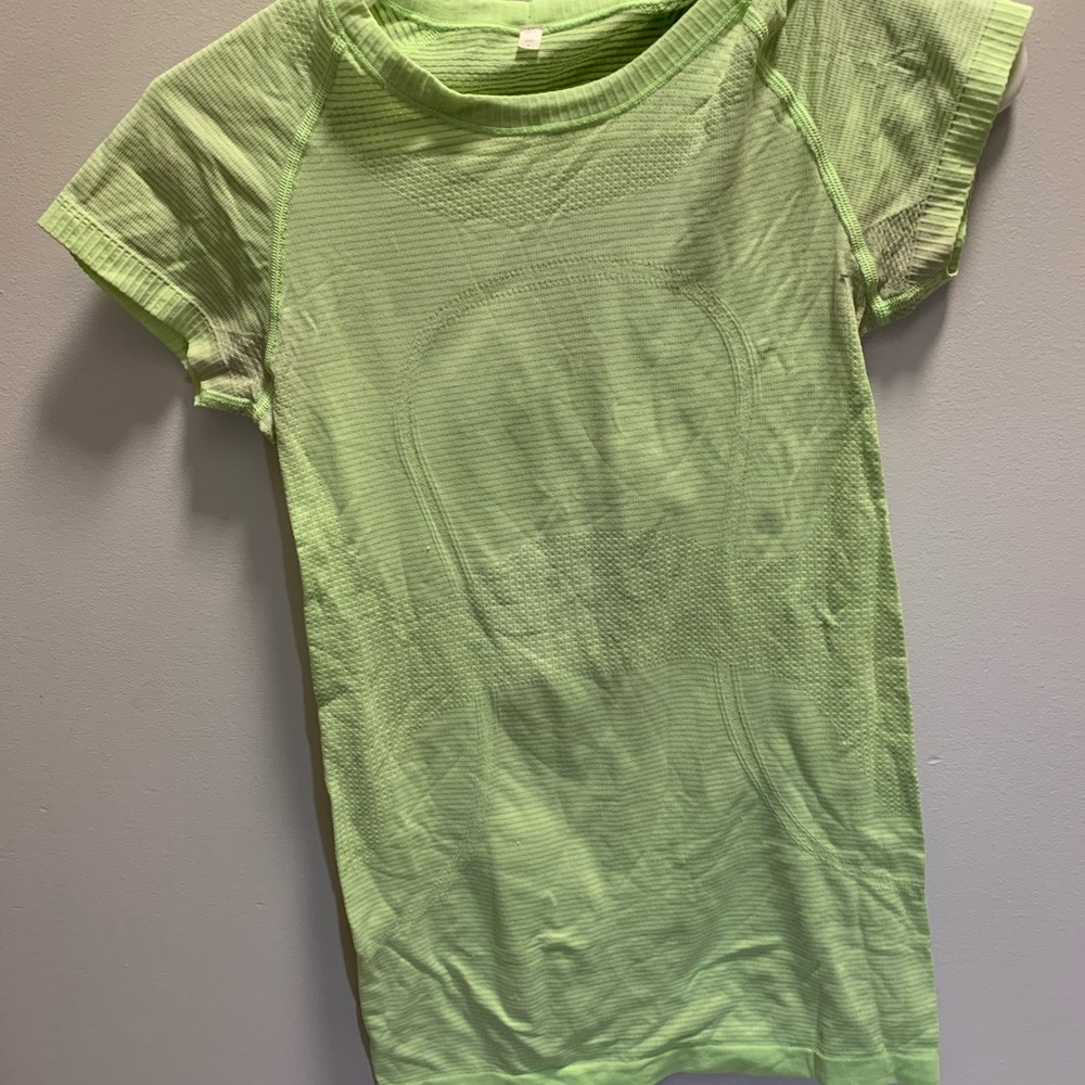 COPY - Lululemon swiftly tech top
